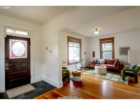 2002 NE 13th Avenue Portland OR 97212