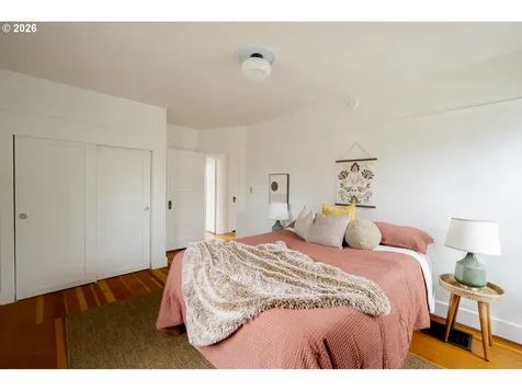 2002 NE 13th Avenue Portland OR 97212