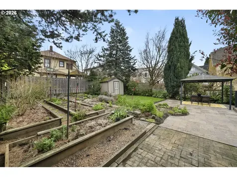 2002 NE 13th Avenue Portland OR 97212