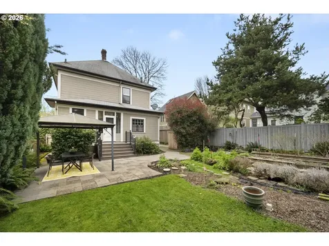 2002 NE 13th Avenue Portland OR 97212