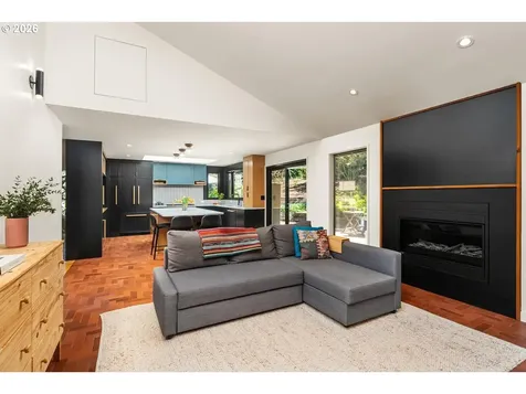 5745 SW Gaines Court Portland OR 97221