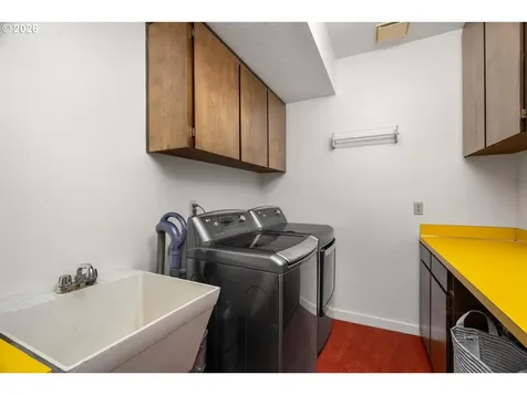 5745 SW Gaines Court Portland OR 97221