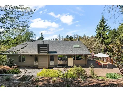 5745 SW Gaines Court Portland OR 97221