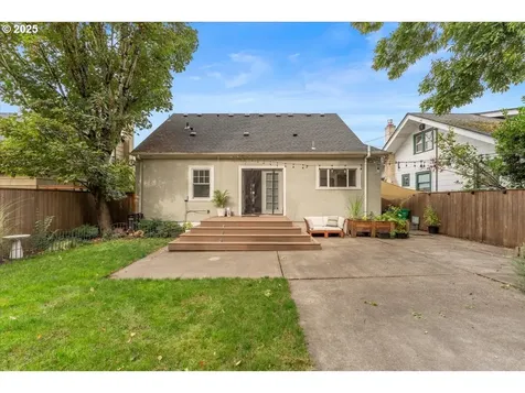3142 NE Wasco Street Portland OR 97232