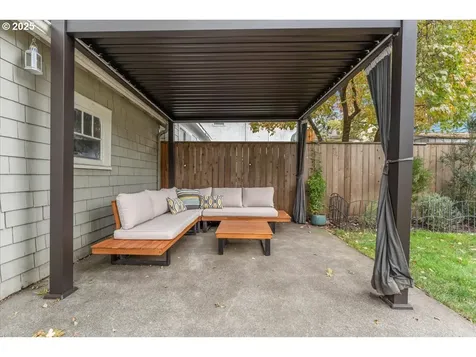 3142 NE Wasco Street Portland OR 97232