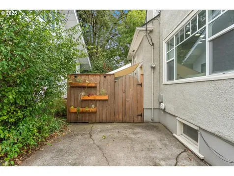 3142 NE Wasco Street Portland OR 97232