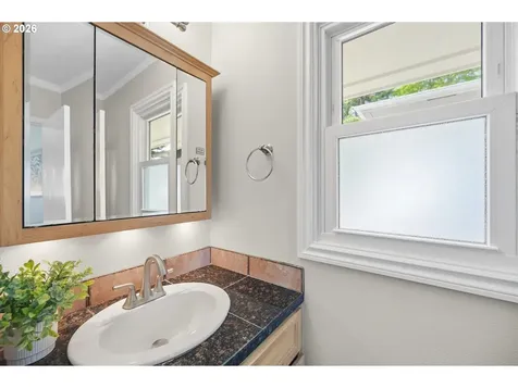 4934 SE Harvey Street Milwaukie OR 97222