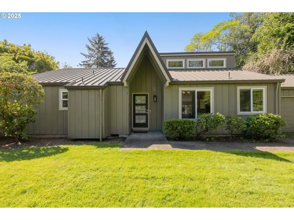 8130 SW Hemlock Street Portland OR 97223