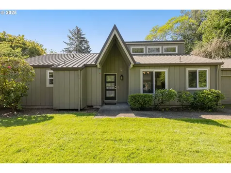 8130 SW Hemlock Street Portland OR 97223