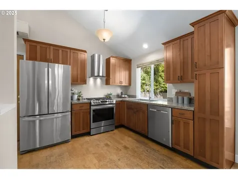 8130 SW Hemlock Street Portland OR 97223