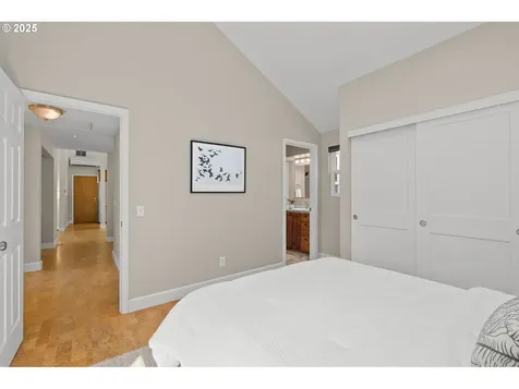 8130 SW Hemlock Street Portland OR 97223
