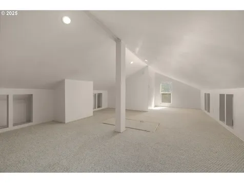 8130 SW Hemlock Street Portland OR 97223