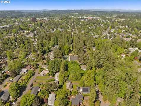 8130 SW Hemlock Street Portland OR 97223