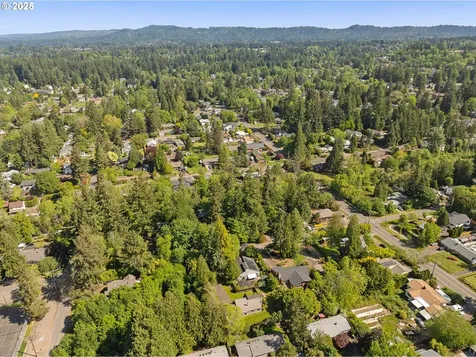 8130 SW Hemlock Street Portland OR 97223