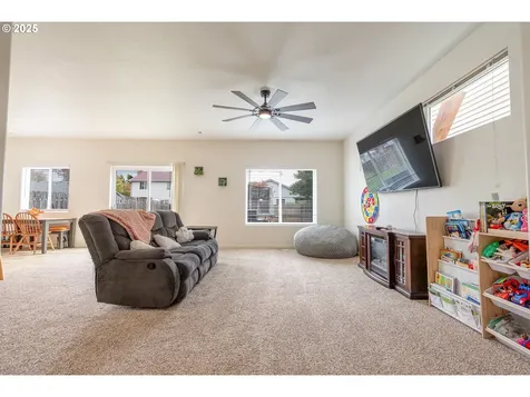 621 Jasmine Circle Independence OR 97351
