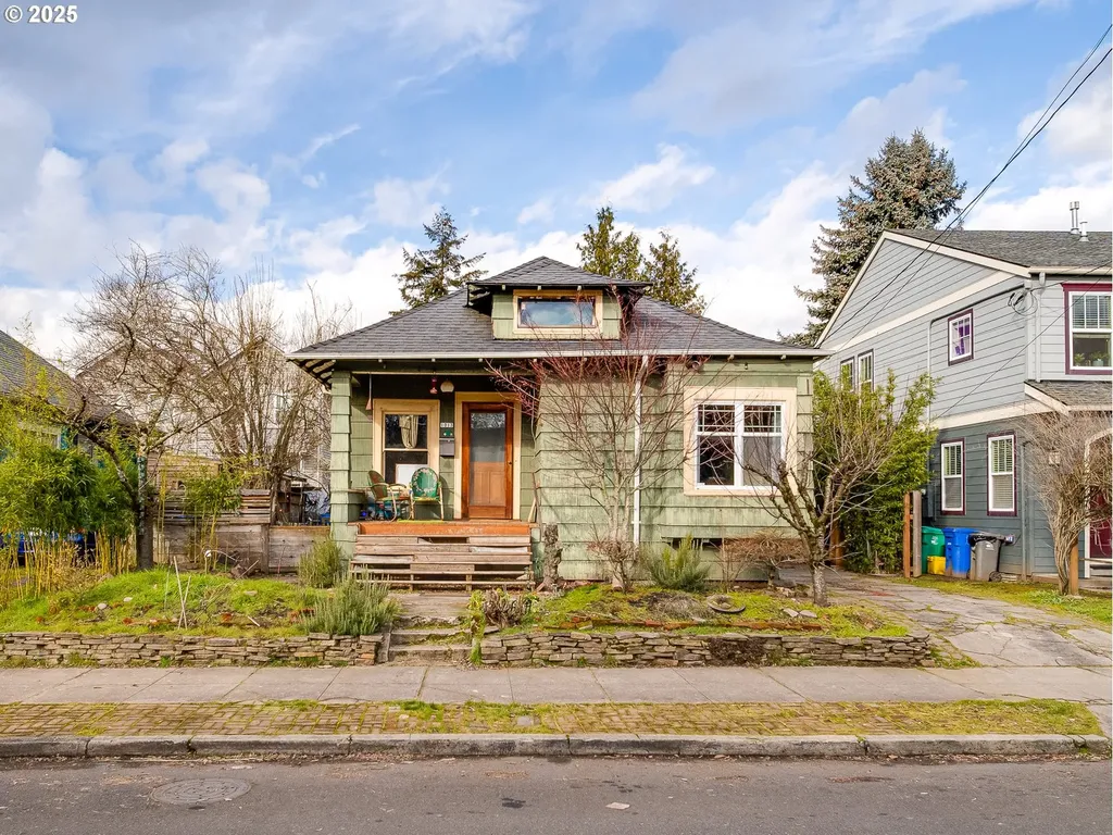 1013 NE Sumner Street Portland OR 97211