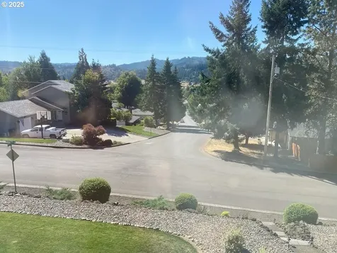 1841 E Sixth Avenue Sutherlin OR 97479
