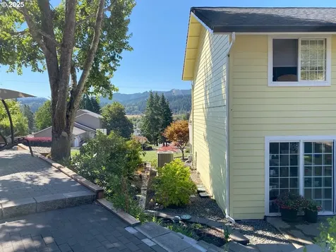 1841 E Sixth Avenue Sutherlin OR 97479