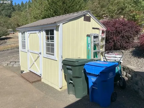 1841 E Sixth Avenue Sutherlin OR 97479