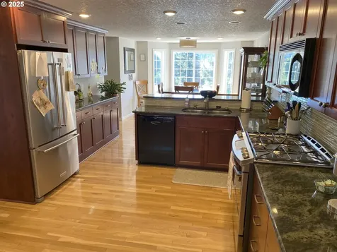 1841 E Sixth Avenue Sutherlin OR 97479
