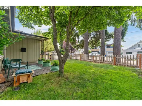 9145 SE Oak Street Portland OR 97216
