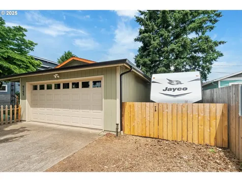 9145 SE Oak Street Portland OR 97216