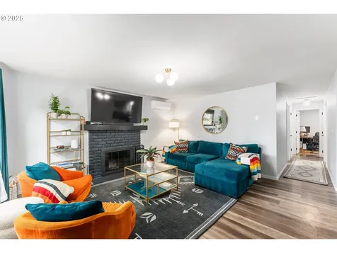9145 SE Oak Street Portland OR 97216