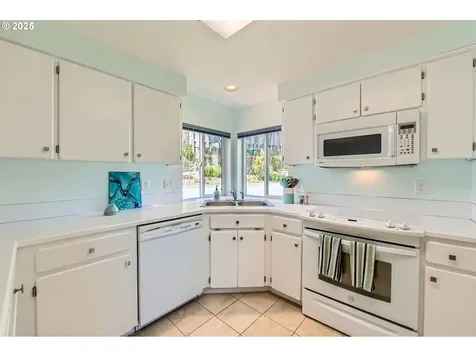 5493 NW 180th Place Portland OR 97229