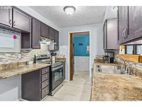2112 W Irwin Way Eugene OR 97402