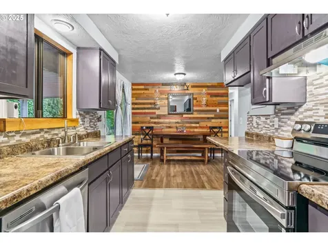 2112 W Irwin Way Eugene OR 97402