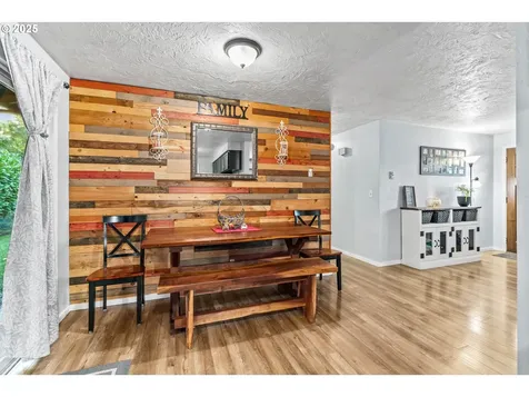 2112 W Irwin Way Eugene OR 97402