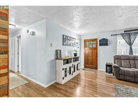 2112 W Irwin Way Eugene OR 97402