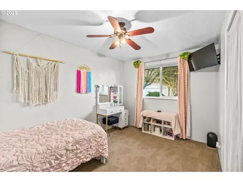 2112 W Irwin Way Eugene OR 97402