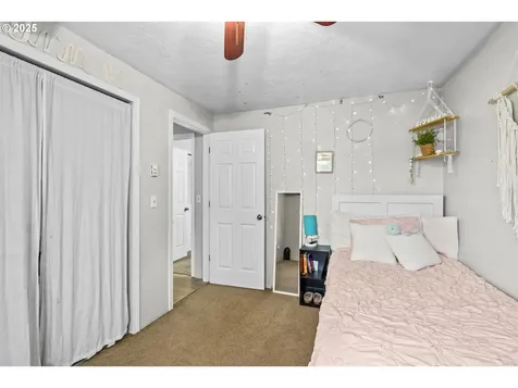 2112 W Irwin Way Eugene OR 97402