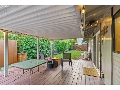 2112 W Irwin Way Eugene OR 97402