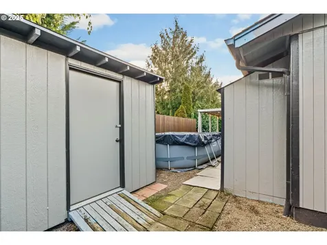 2112 W Irwin Way Eugene OR 97402