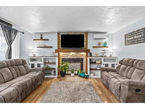2112 W Irwin Way Eugene OR 97402