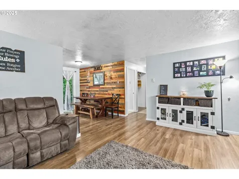 2112 W Irwin Way Eugene OR 97402