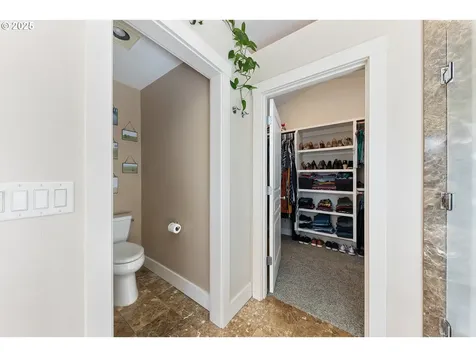 1990 Noble Fir Lane S Salem OR 97306