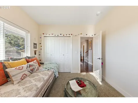 1990 Noble Fir Lane S Salem OR 97306