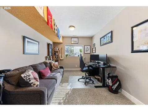 1990 Noble Fir Lane S Salem OR 97306