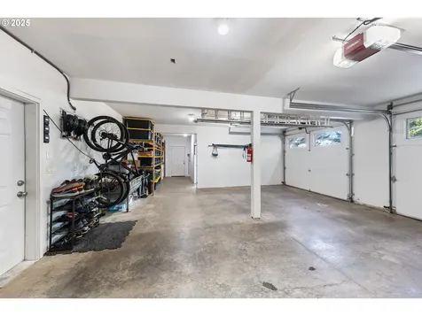 1990 Noble Fir Lane S Salem OR 97306