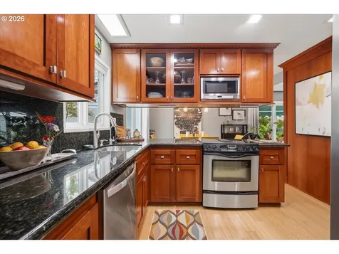 634 N Hayden Bay Drive Portland OR 97217