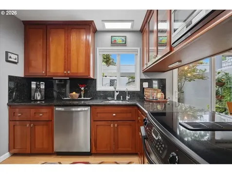634 N Hayden Bay Drive Portland OR 97217