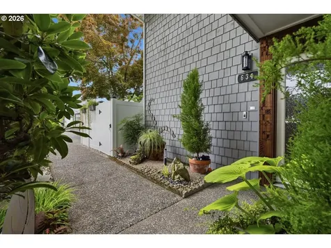 634 N Hayden Bay Drive Portland OR 97217