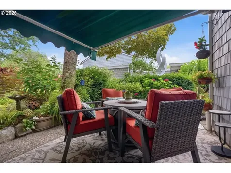 634 N Hayden Bay Drive Portland OR 97217