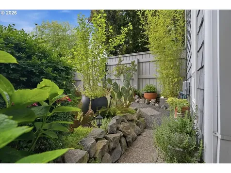 634 N Hayden Bay Drive Portland OR 97217