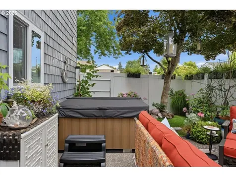 634 N Hayden Bay Drive Portland OR 97217