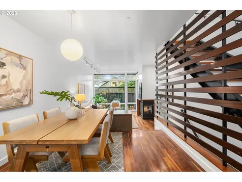 245 SW Meade Street Portland OR 97201
