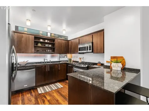 245 SW Meade Street Portland OR 97201